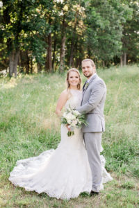 Morgan-Lee-Photography-Jefferson-City-Missouri-Wedding-Photographer-Kempker's-Back-40-Belle-Mariee's-Bridal-Tiger-Gardens-Columbia-Missouri