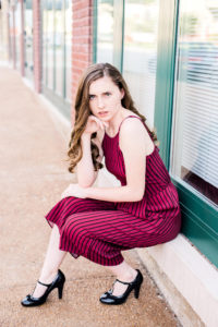 Down-town-Jefferson-City-Missouri-Senior-Photographer-Morgan-Lee-Photographer-Senior-Session