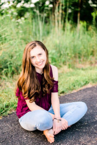 Down-town-Jefferson-City-Missouri-Senior-Photographer-Morgan-Lee-Photographer-Senior-Session