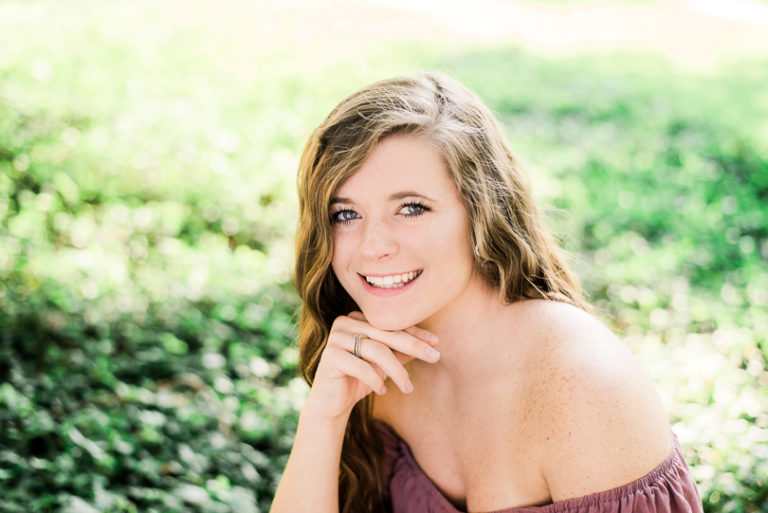 Hannah-evans-senior-portrait-session-morgan-lee-photography-downtown 