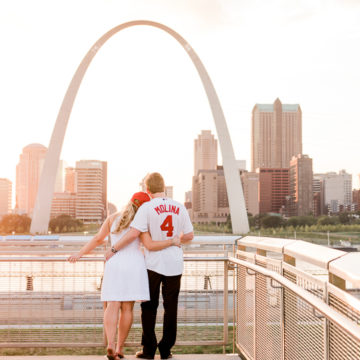 Lafayette-Square-Garden-Morgan-Lee-Photography-St.-Louis-Engagement-Photographer-Gateway-Arch