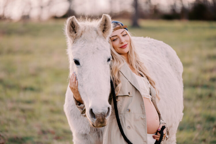 Stewart Maternity Session | Lebanon, Missouri