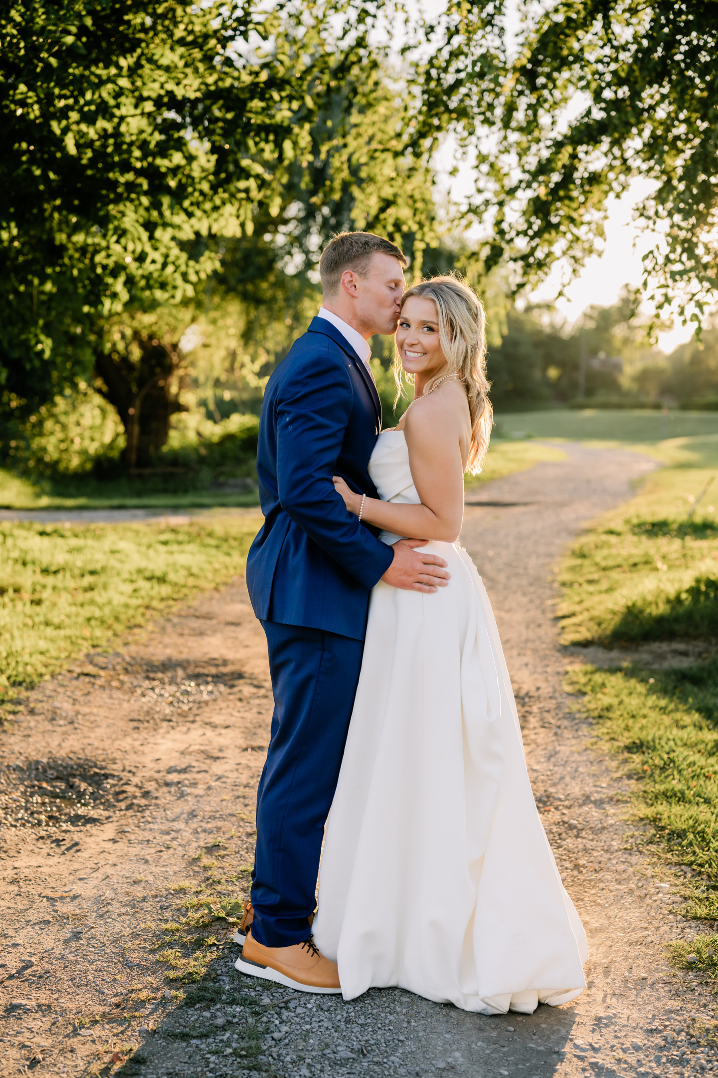 Capital-Bluffs-Event-Center-Morgan-Lee-Photography-Jefferson-City-Missouri-Wedding-Photographer