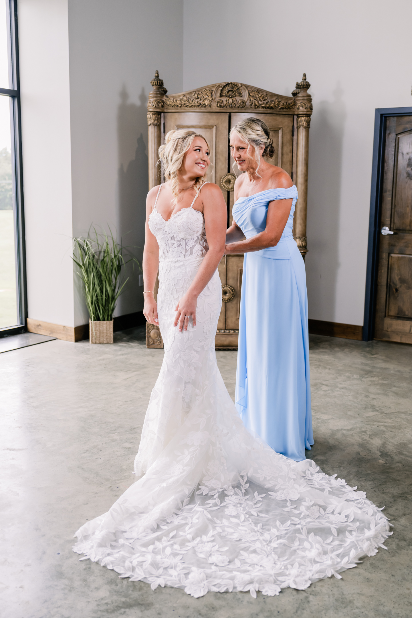 Capital-Bluffs-Event-Center-Morgan-Lee-Photography-Jefferson-City-Missouri-Wedding-Photographer