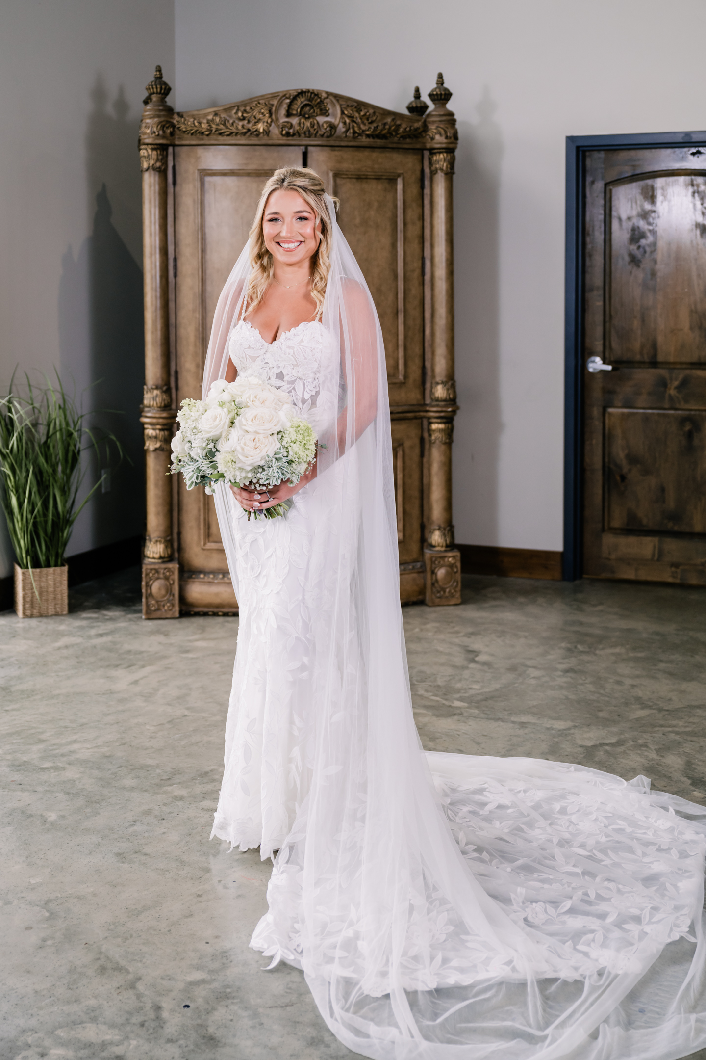 Capital-Bluffs-Event-Center-Morgan-Lee-Photography-Jefferson-City-Missouri-Wedding-Photographer