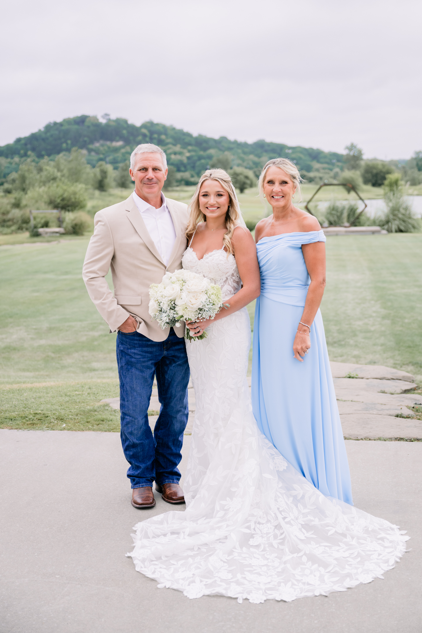 Capital-Bluffs-Event-Center-Morgan-Lee-Photography-Jefferson-City-Missouri-Wedding-Photographer