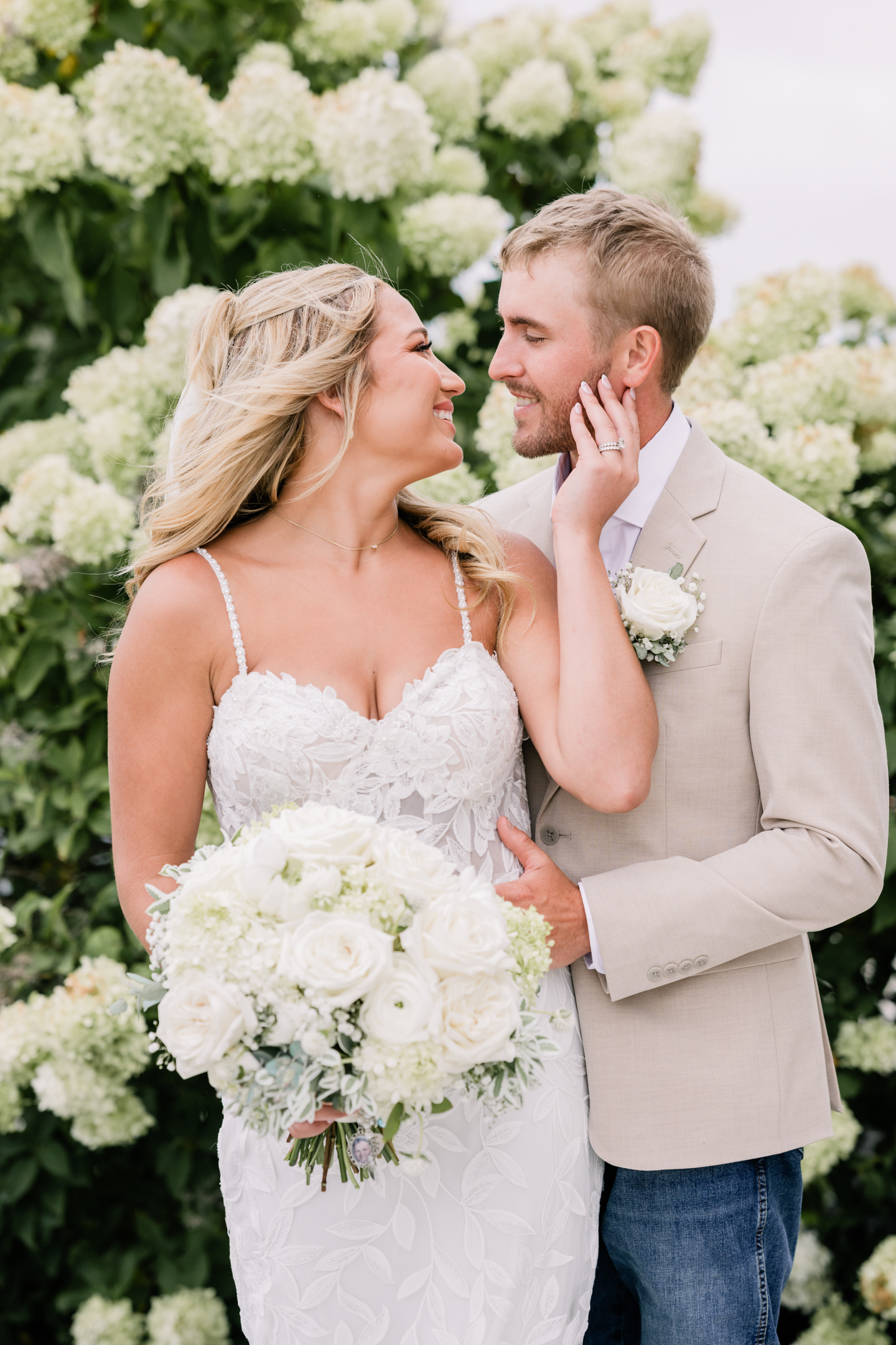 Capital-Bluffs-Event-Center-Morgan-Lee-Photography-Jefferson-City-Missouri-Wedding-Photographer