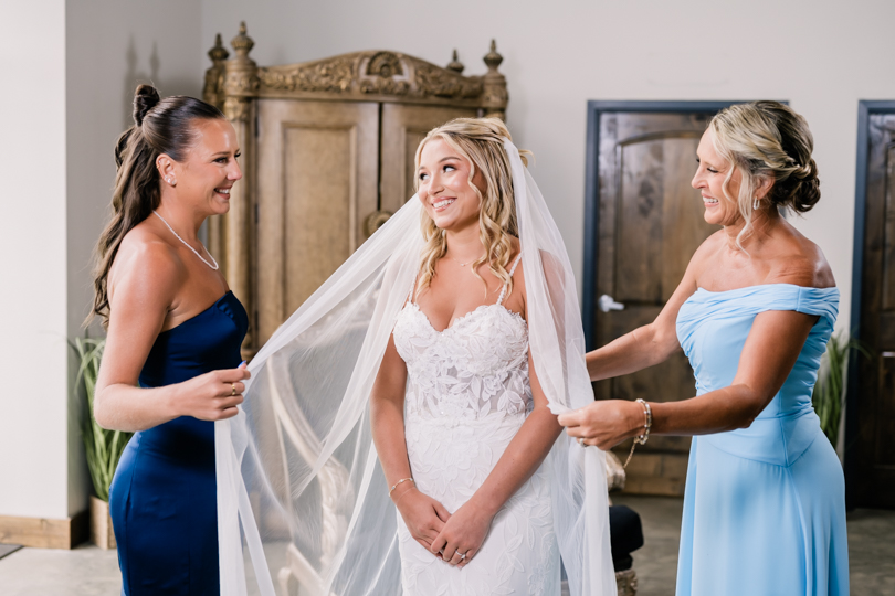 Capital-Bluffs-Event-Center-Morgan-Lee-Photography-Jefferson-City-Missouri-Wedding-Photographer