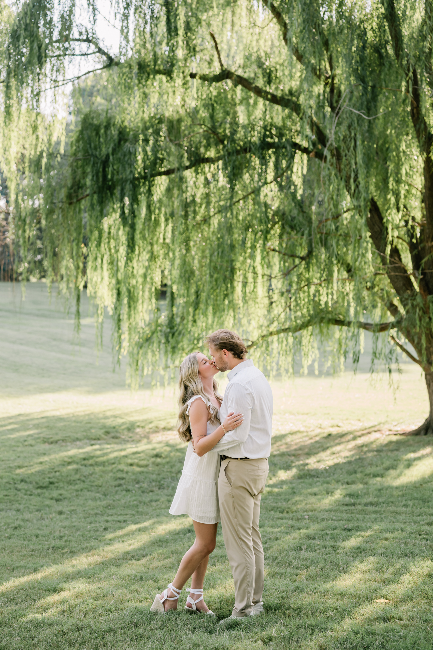 Loose-Park-Kanas-City-Engagement-Session-Morgan-Lee-Photography-Kansas City-Missouri-Enagement-Photographer