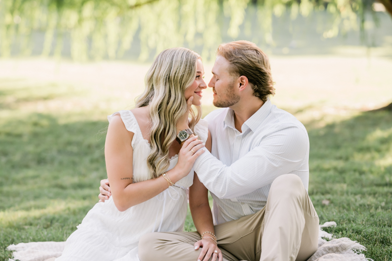 Loose-Park-Kanas-City-Engagement-Session-Morgan-Lee-Photography-Kansas City-Missouri-Enagement-Photographer