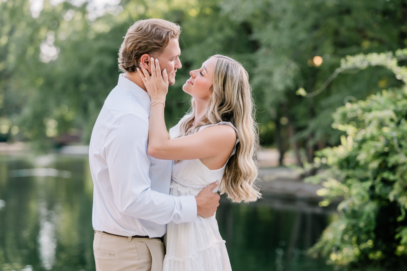 Loose-Park-Kanas-City-Engagement-Session-Morgan-Lee-Photography-Kansas City-Missouri-Enagement-Photographer