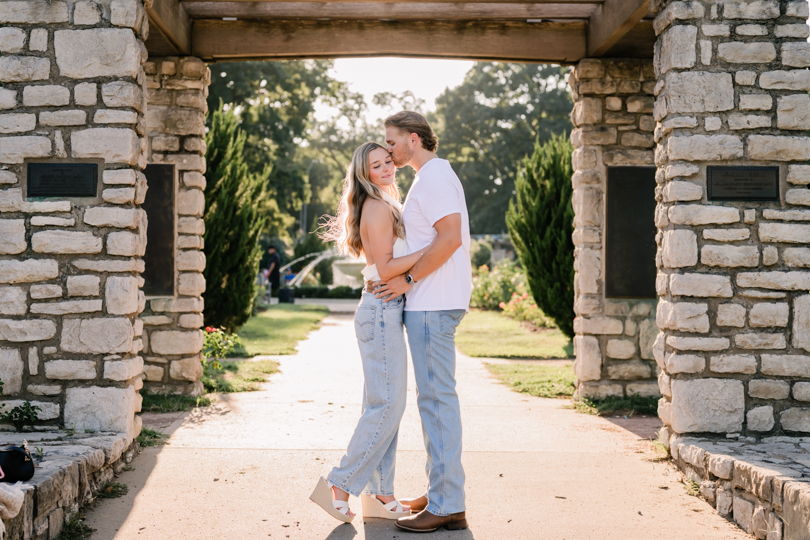 Loose-Park-Kanas-City-Engagement-Session-Morgan-Lee-Photography-Kansas City-Missouri-Enagement-Photographer