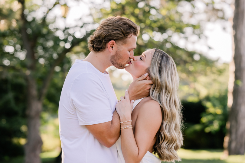 Loose-Park-Kanas-City-Engagement-Session-Morgan-Lee-Photography-Kansas City-Missouri-Enagement-Photographer