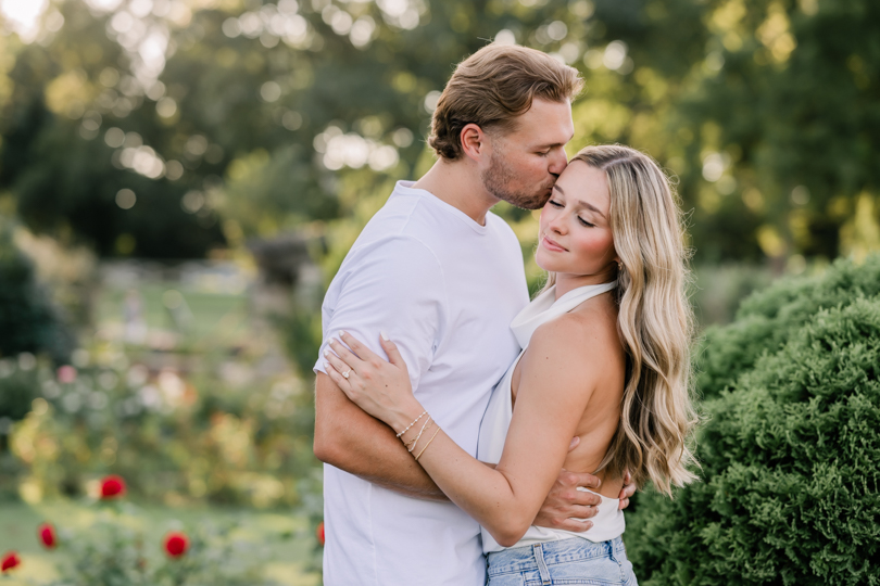 Loose-Park-Kanas-City-Engagement-Session-Morgan-Lee-Photography-Kansas City-Missouri-Enagement-Photographer