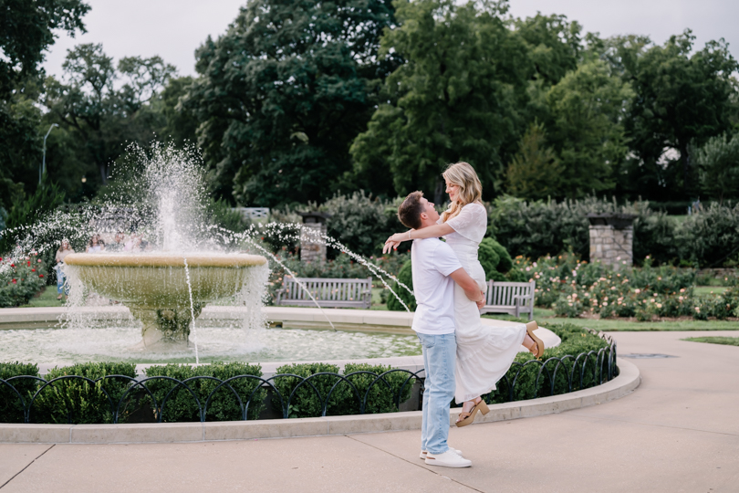 Kansas-City-Missouri-Wedding-and-Engagement-Photographer-Morgan-Lee-Photography-Loose-Park-KC-MO