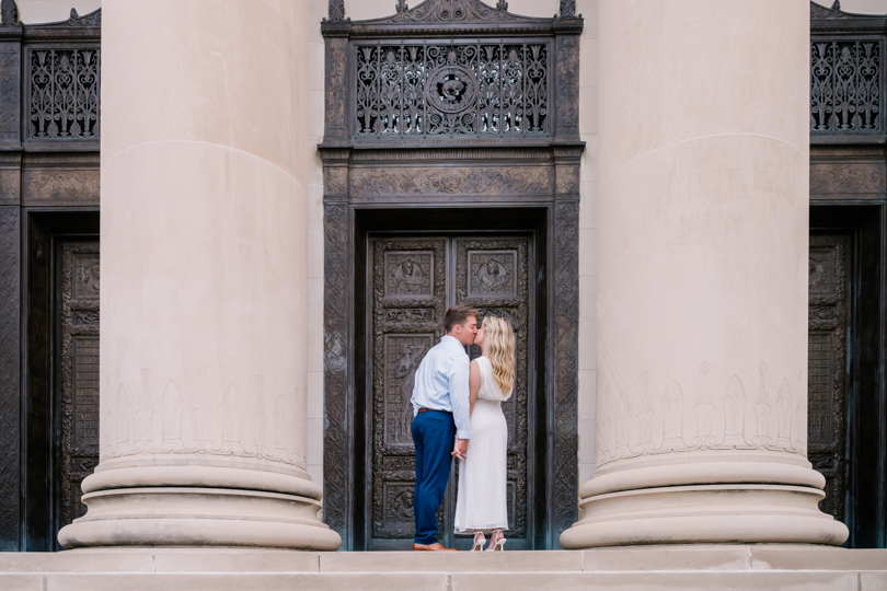 Kansas-City-Missouri-Wedding-and-Engagement-Photographer-Morgan-Lee-Photography-Nelson-Atkins-Museum