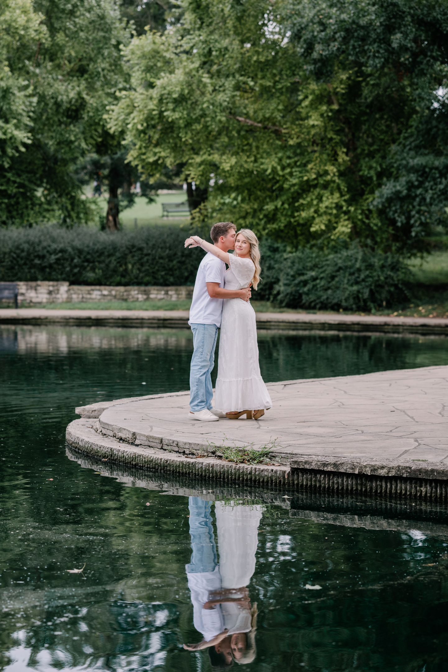 Kansas-City-Missouri-Wedding-and-Engagement-Photographer-Morgan-Lee-Photography-Loose-Park-KC-MO