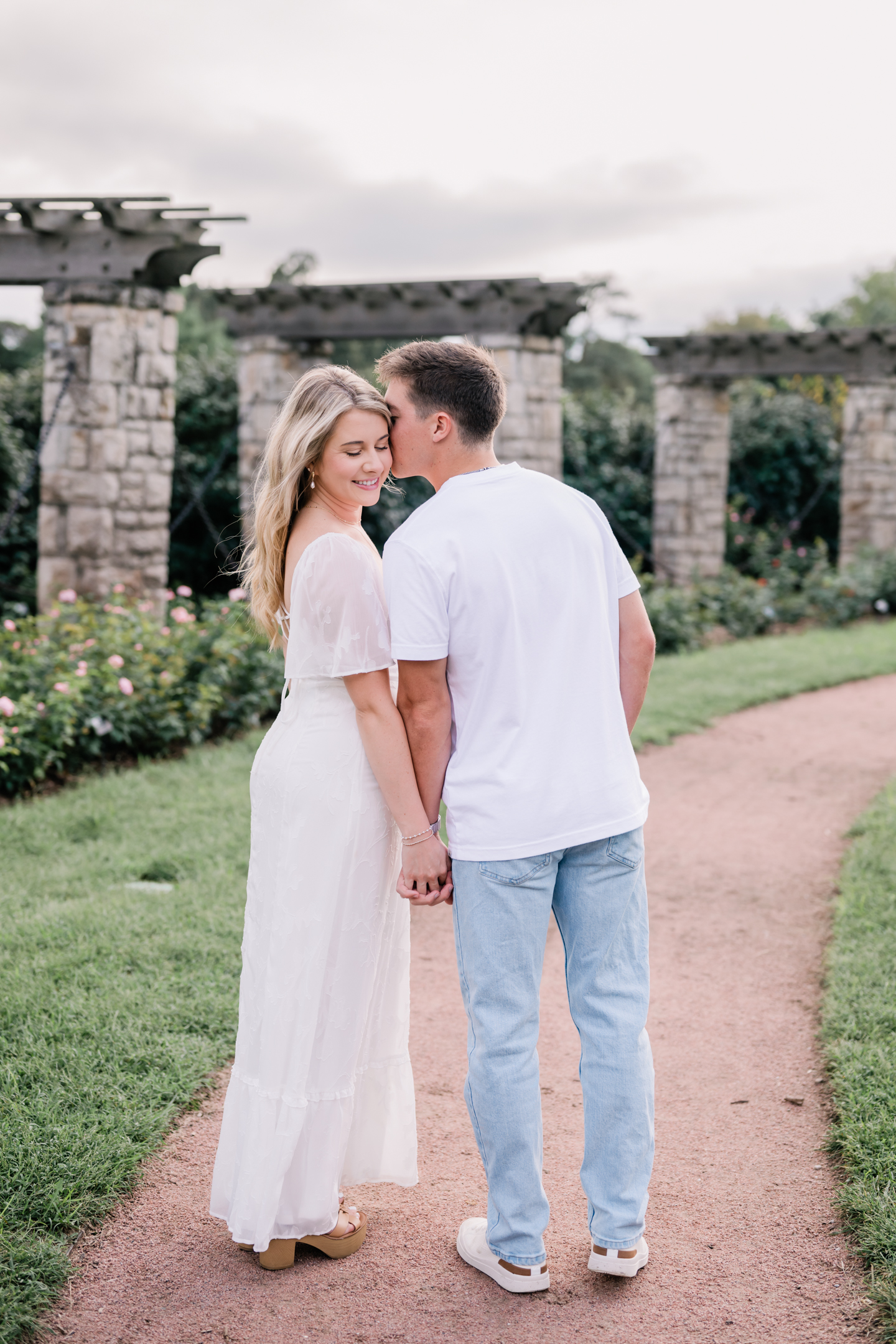 Kansas-City-Missouri-Wedding-and-Engagement-Photographer-Morgan-Lee-Photography-Loose-Park-KC-MO