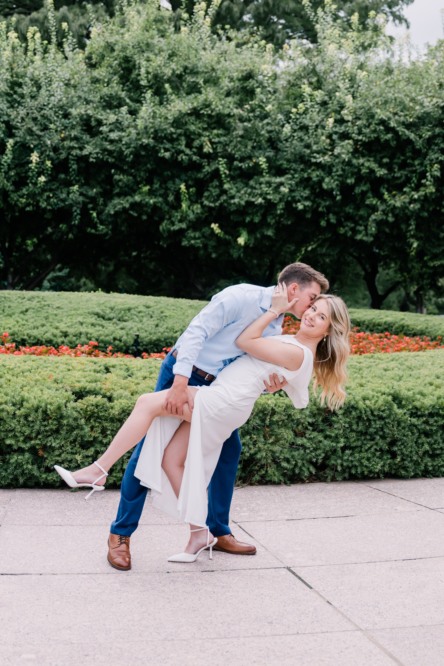 Kansas-City-Missouri-Wedding-and-Engagement-Photographer-Morgan-Lee-Photography-Nelson-Atkins-Museum
