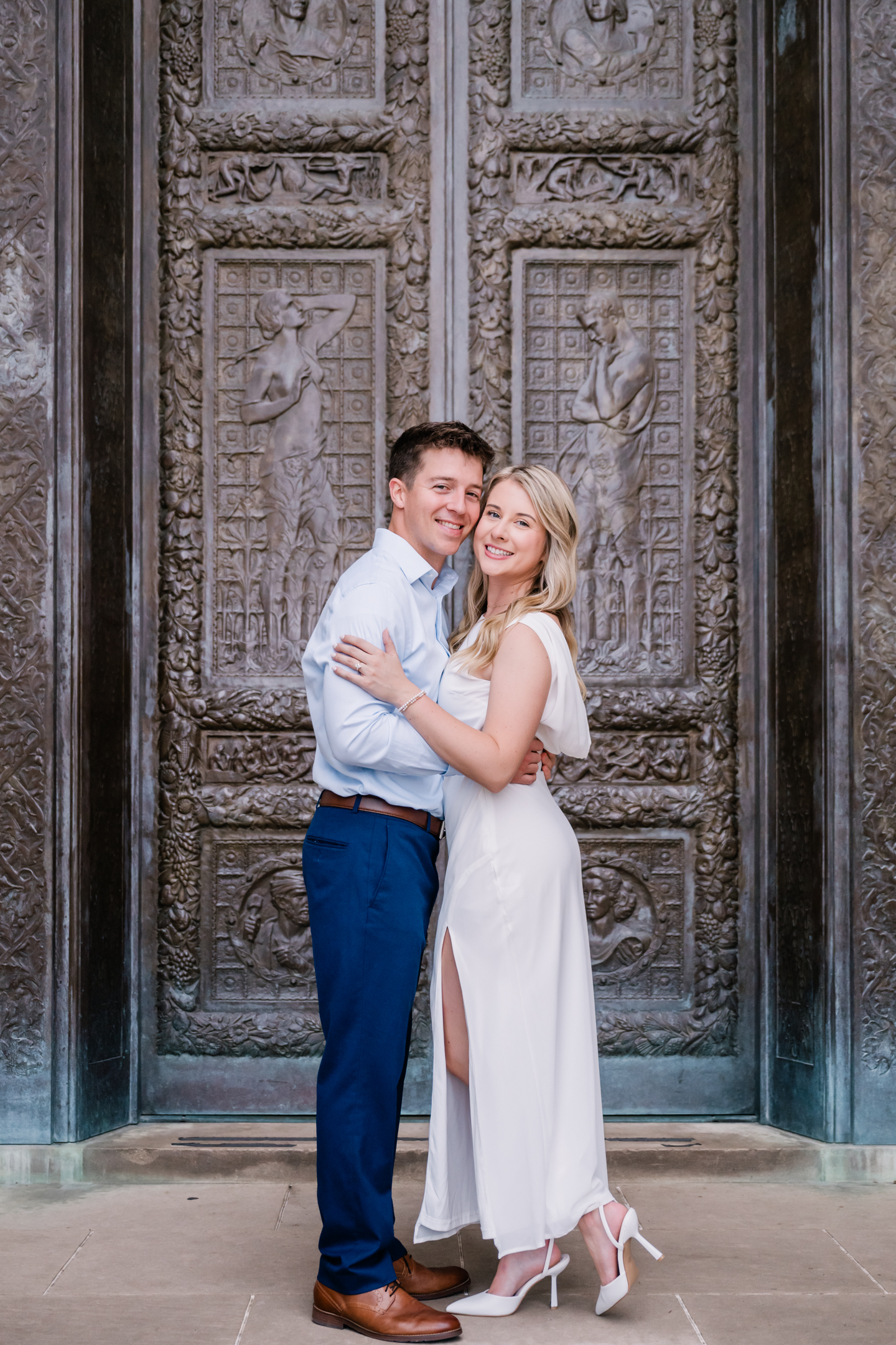 Kansas-City-Missouri-Wedding-and-Engagement-Photographer-Morgan-Lee-Photography-Nelson-Atkins-Museum
